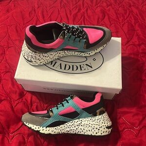Steve Madden colorblock sneakers